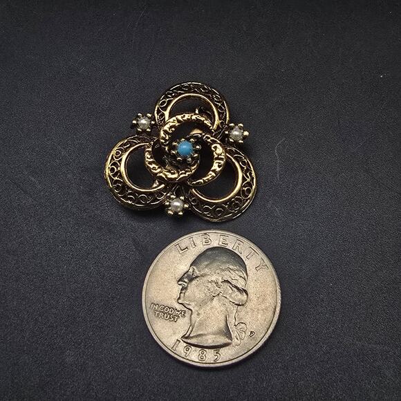 Vintage Gold Tone Twisted Knot Brooch Seed Pearls Blue Petite - Picture 5 of 6